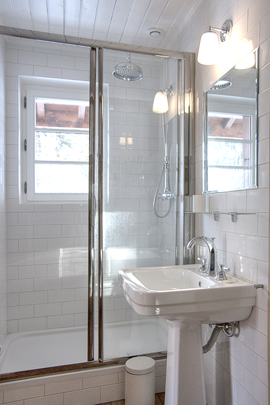 Chambre2 salle de bain1